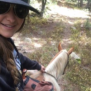 Meet your Posher, Anna