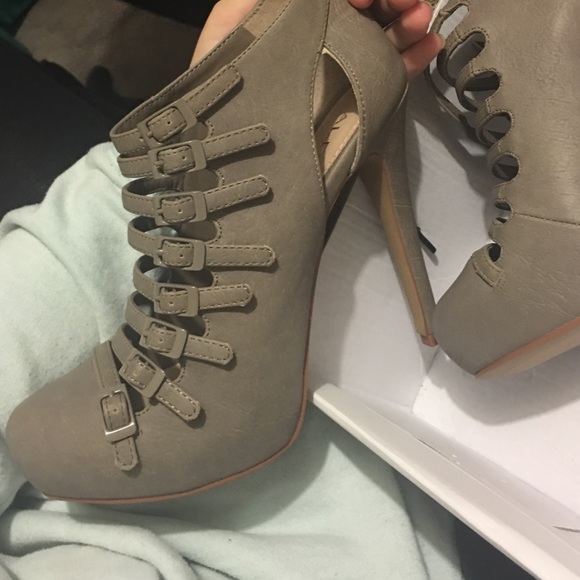 Shoes - Picture 3 of 3