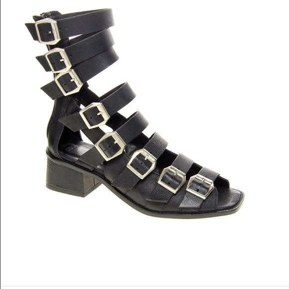 ASIs Fallout Gladiator Sandals Sz 7