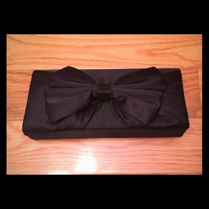 Black clutch