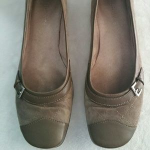Liz Claiborne Flats