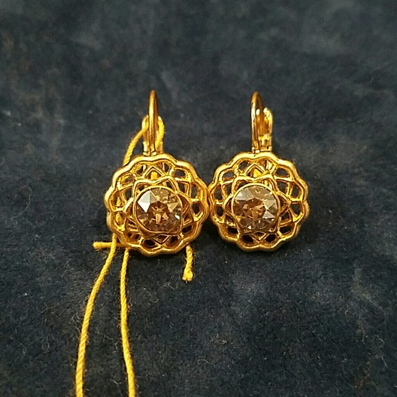 Gold casual earrings
