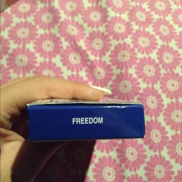 Brand new authentic "freedom" lipkit - Picture 2 of 3