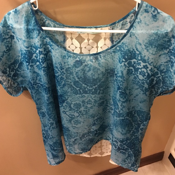 Size L Maurice's shirt