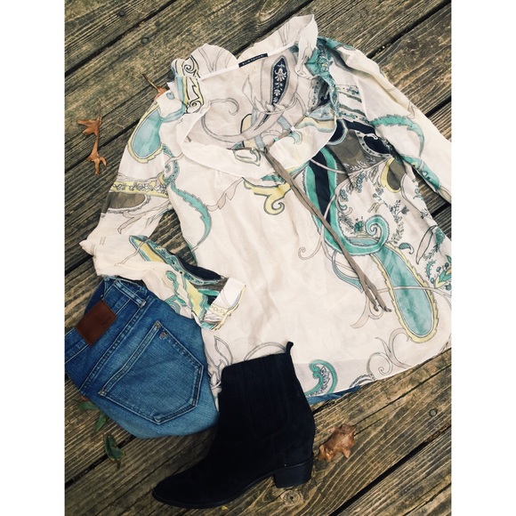 Elie Tahari silk paisley printed blouse