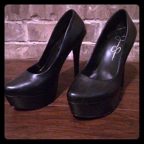 Black Jessica Simpson pumps