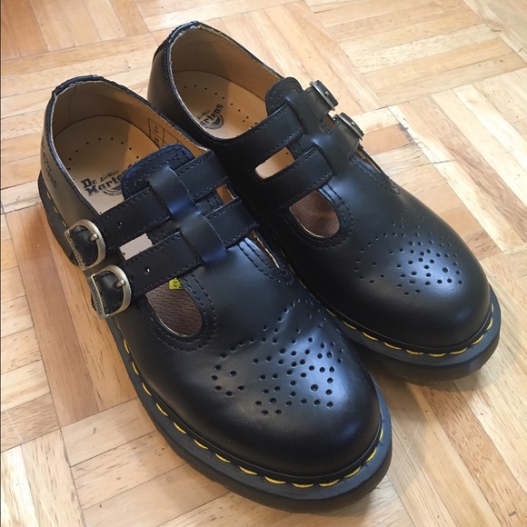 Dr. Martens - size 8