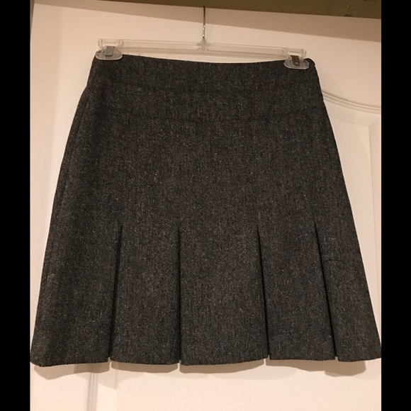 Thorn grey tweed suit. - Picture 2 of 4