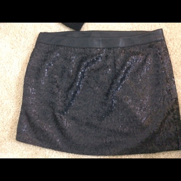 Guess Sequence Mini Skirt - Picture 3 of 4