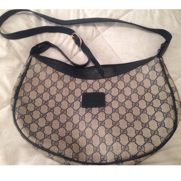Gucci Handbags - Authentic Gucci Vintage bag cross bag