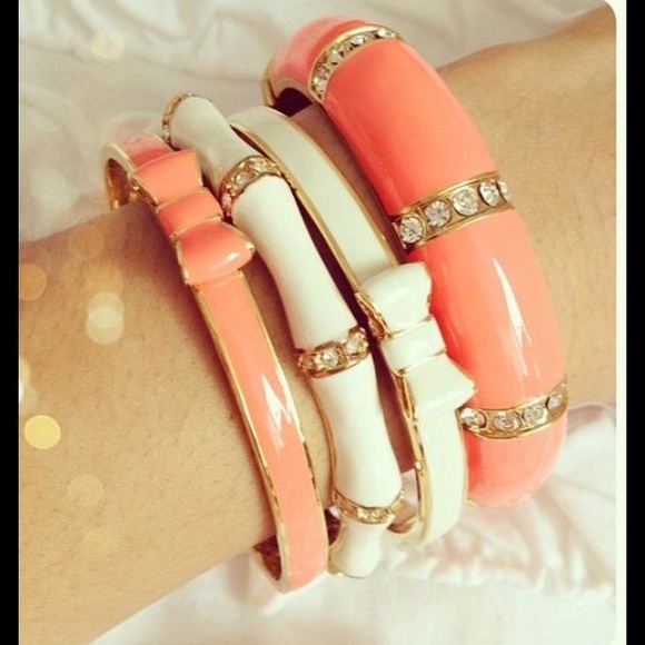 kate spade Jewelry - ⏰FLASH⏰Kate Spade "Take a Bow" Bangle✨