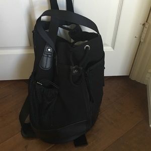 Black lululemon large gym bag w/ lots of pockets