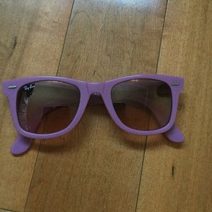 Magenta colored discontinued "wayfarer " Ray Ban