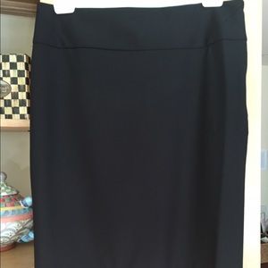 The Limited Black Collection Skirt • Sz 6