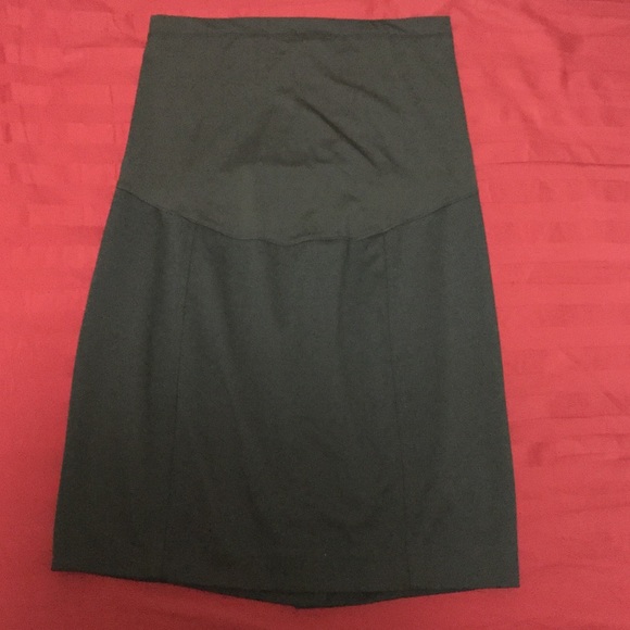 Liz Lange Maternity pencil skirt - Make offers!