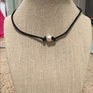 Boho leather suede pearl necklace