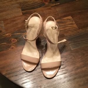 Size 6 Nine West nude heels