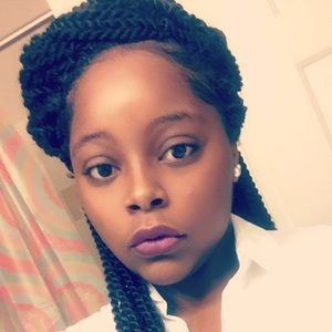 Meet your Posher, Maya