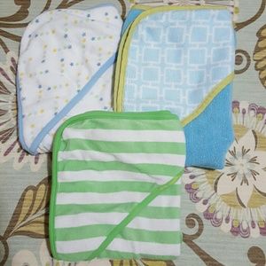 Set of 3 infant towels