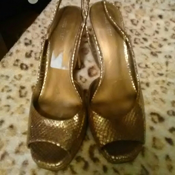 Shoes - Picture 2 of 2