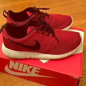 Nike Roshe Run sneakers