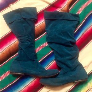 super trendy blue boots!!