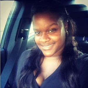 Meet your Posher, Courtney