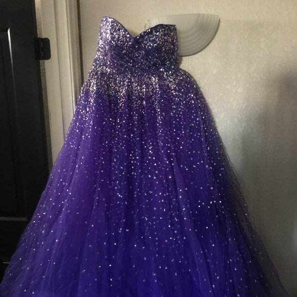 Prom gown