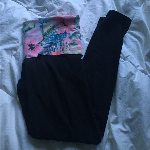 EUC VS Pink Tropical Print Yoga Leggings