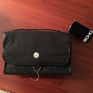 NWT Travel Make-Up and Toiletry Case