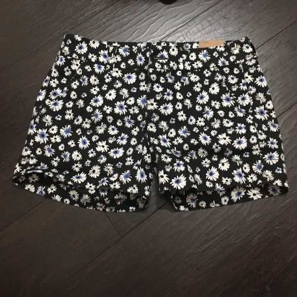 floral shorts