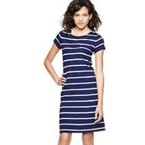 Gap stripped t-shirt dress 👗