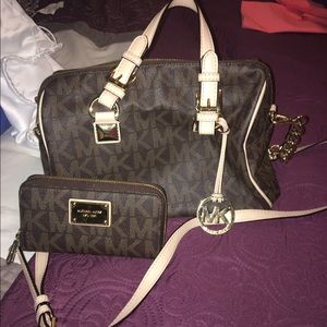 Michael kors handbag w/ wallet