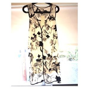 Daniel Rainn Dresses - Daniel Rainn black and white floral dress Daniel Rainn Dresses - Daniel Rainn black and white floral dress