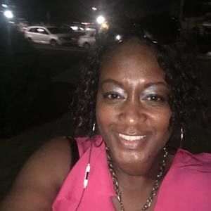 Meet your Posher, Tia