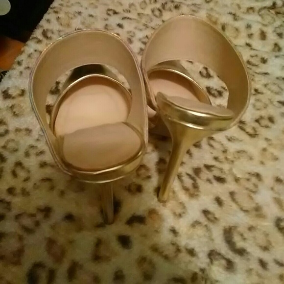 Shoes - Picture 2 of 2