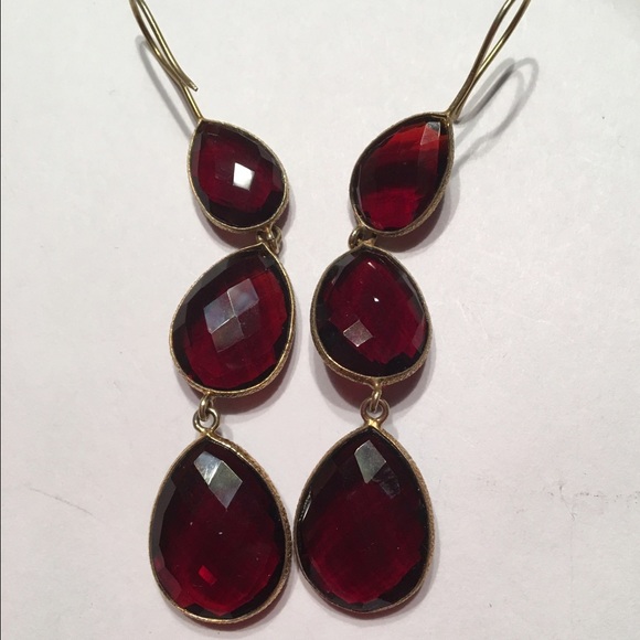 Garnet triple earrings.
