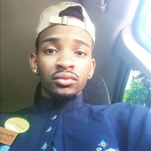 Meet your Posher, Lawrence