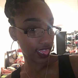 Meet your Posher, Chanel