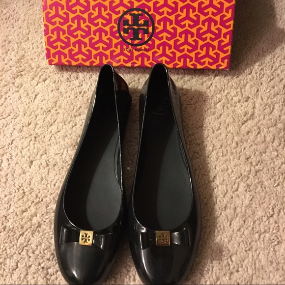 Tory Burch Flats brand new