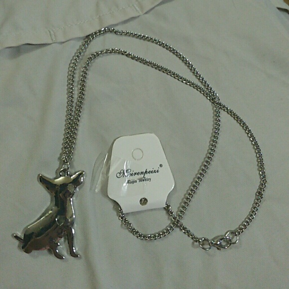 Chihuahua heart dog neckace 18-20" chain