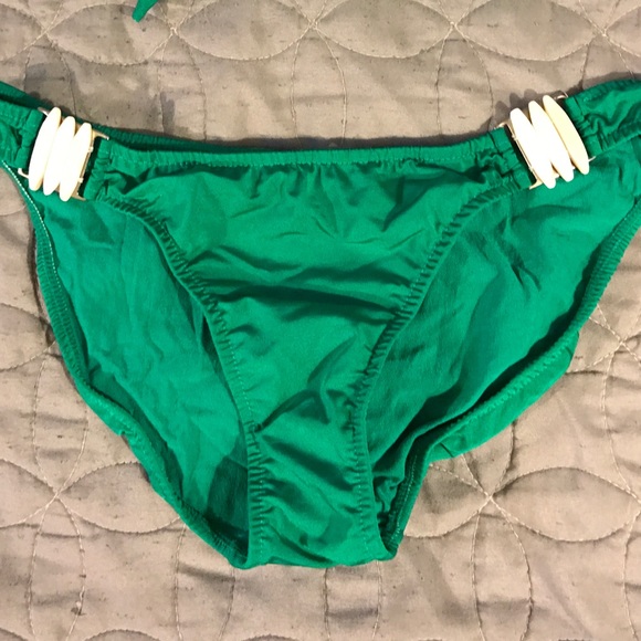 Anika bikini - Picture 2 of 4