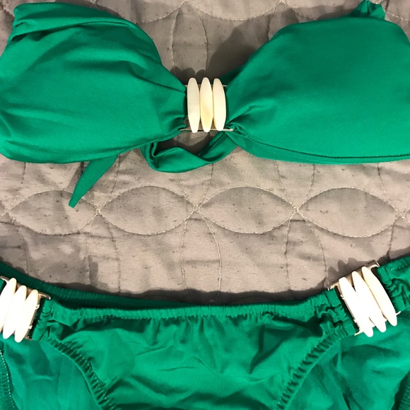 Anika bikini - Picture 3 of 4