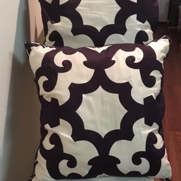 Z gallerie purple throw pillows