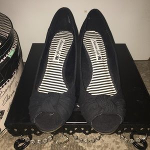 American Eagle Black Wedges