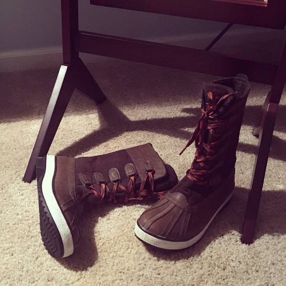 UGG Shoes - Ugg Winter Snow/rain boots sz: 7 💖FIRM