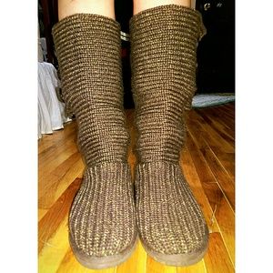 Brown Cardy UGGs