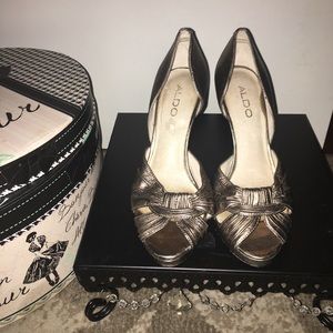 Aldo peep toe heels