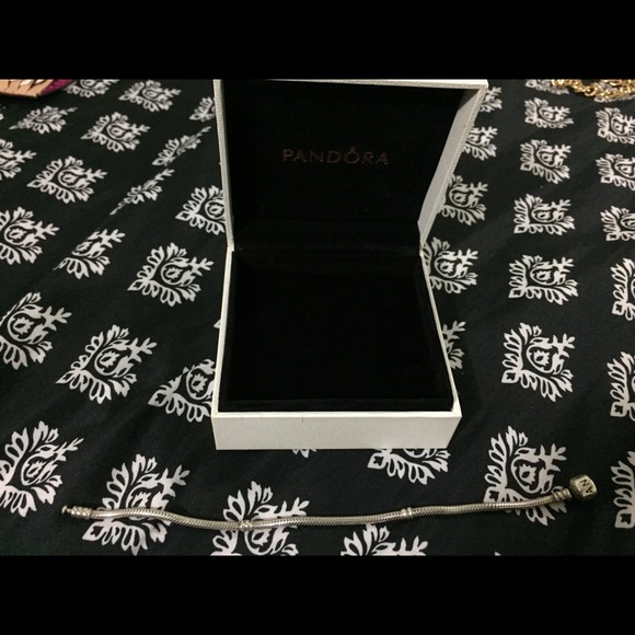 Pandora silver bracelet - Picture 3 of 4