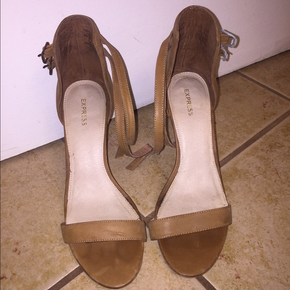 Nude Express Heels - Picture 2 of 2